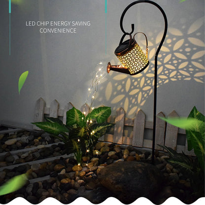 Regador solar decorativo suspenso com cascata de luzes LED no jardim