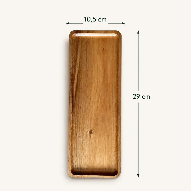 Tabuleiro de madeira comprido com bordos elevados, acabamento natural e medidas de 10,5 × 29 cm.