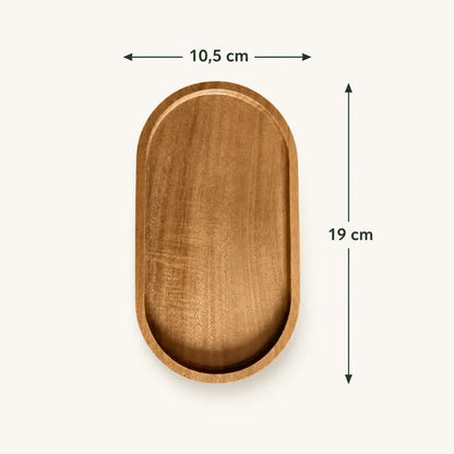 Tabuleiro de madeira oval com bordos elevados, acabamento natural e medidas de 10,5 × 19 cm.